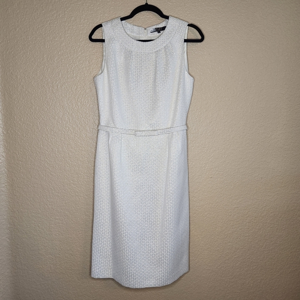 Alex Marie Vintage White Sleeveless Sheath Dress Midi, Metalic Details Size 8